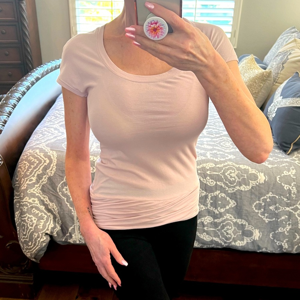 James Perse Standard Deep Scoop Neck T-shirt. Light Pink. Size 1 - Picture 4 of 16